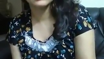 The Indian Aunt With A Large Number Of Bosoms, Doing Video Chat With Her Boyfriend.
